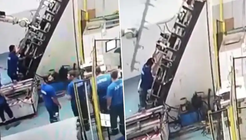Fabrikada Şok Olay: Makine Çalışanın Sırtına Saplandı!