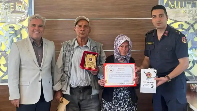 Tek Varoluşunuzu Paylaşmanın Gücü: Jandarmaya Ev Bağışlayan Aile