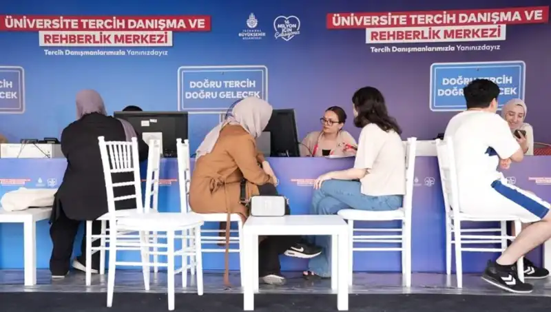 İstanbul'da 24 Yeni "İBB Tercih Danışma ve Rehberlik Merkezi" Açılıyor!