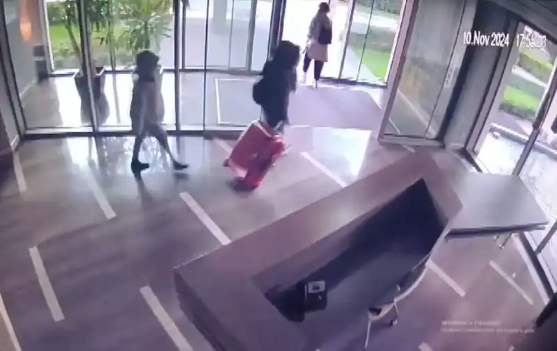 İstanbul'da Soğuk Kanlı Soygun: İş İnsanının Evi Hedef Alındı!