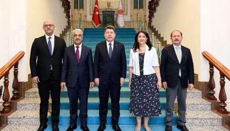 Dem Parti İmralı Heyeti, Bakan Yılmaz Tunç ile Kritik Görüşme Gerçekleştirdi